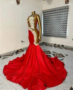 Afrikanische Sier-Kristalle, rote Meerjungfrau-Abschlussballkleider 2024, glitzernde Kristall-Perlen, Brautabend-formales Kleid für schwarze Mädchen