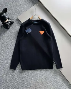 Designerski sweter Wysokiej jakości bluza z kapturem z kapturem z kapturem na bluzę bluzy haftowany dzianinowy trójkąt stadium odzieży Zima zima