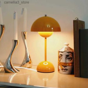 Desk Lamps Danish Table Lamp LED Touch Dimming Reading Lamp Flower Bud Bedside Lamp Nordic Simple Desk Lamp Mushroom Lamp for Home Decor Q231104