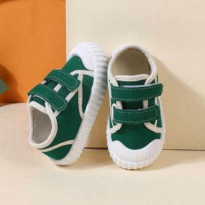 Athletic Outdoor Boys Cute Canvas Shoes Kids Hook Loop 2022 Summer Breathable Children's Fashion Green Girls Round Toe Casual Shoes Versatile W0329