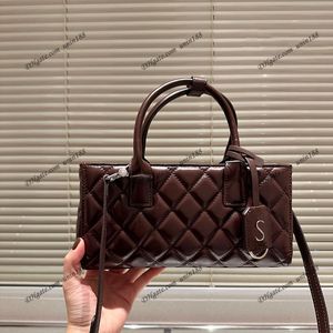 23FW Kadın Lüks Designer Toates Çantalar Oyuncak Omuz Kayışı Çanta Kaçak Çapraz Külsüller El çantaları Messenger Çanta Poşeti Çantası 26cm