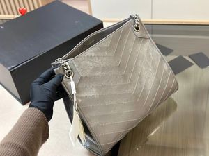 Fashion Luxury Design Shopping Bag Women's Handbag Black Large Capacity Shoulder Commuter Bag Magnet Sealed Genuine Leather Fashion Handbag
