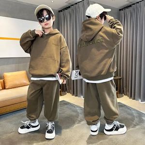 Conjuntos de roupas Outono Junior Boy Roupas Set Crianças Carta Bordado Com Capuz Pulôver Top Pant 2 Pcs Outfits Kid Tracksuits Student Loungewear 231102