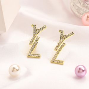 Designer Boutique Style Earring New Fashion Love Jewelry High Quality Simple Design Crystal Earrings Winter New Luxury Brand Gifts Earrings