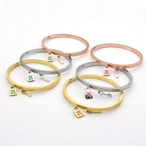 Womens Diamond Bangle Armband Designer smycken älskar hjärtarmband en rad borr för kvinnor färger guld/silver/ros