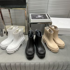 Damen-Stiefel, Designer-Regenstiefel, schwarzer Gummistiefel, PVC, wasserdichte Regenstiefel, Aussehen, Plattform, weiche Wasserschuhe mit Box