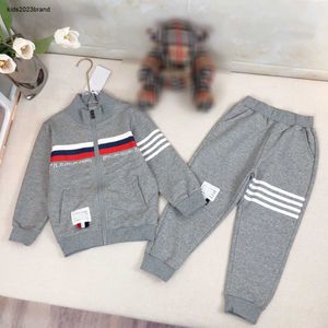 Yeni Çocuk Trailsits Sonbahar Bebek Giysileri Beden 90-150 Çok Renkli Pinstripe Dekorasyon Zippered Ceket ve Pantolon Nov05