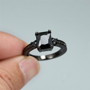 Bröllopsringar vintage svart zirkonrektangelsten för kvinnor guldfyllda kristallring kvinnliga lyxsmycken fingerbandswedding