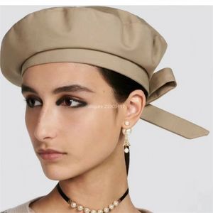 676666 Black Colour Big Bow Letter D Fashion Vintage BritishTrend Women's Outdoor Winter Designer Hat Women Hat Beret Mushroom Femme Hat Beret with Veil Violette