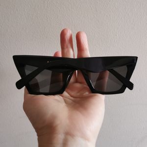 Black Grey Edge Cat Eye Solglasögon för kvinnor Klassiska glasögon Sunnies 41468 Gafas de Sol Designers Solglasögon Sonnenbrille Shades UV400 WTH Box