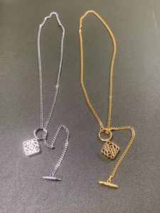 Collana lunga da donna placcata in oro Triomphe Lowely stile semplice a doppio ponte in eleganti collane con ciondolo catena sottile di lusso in ottone ciondola bracciali firmati hip hop