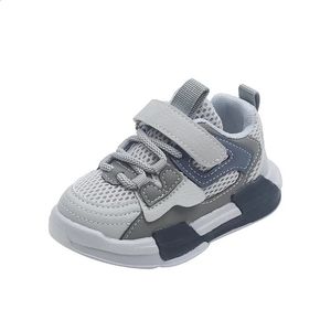 Tênis sapatos esportivos primavera apartamentos para meninos meninas fundo macio respirável tênis 1-6 anos crianças ao ar livre sapatos casuais 231102