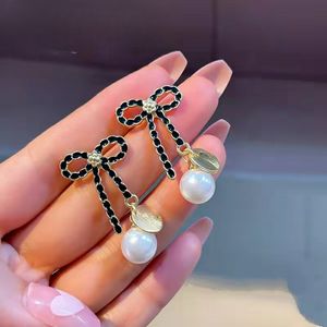 Modemärke örhänge Designe droppörhängen för kvinnor dinglar örhänge fjäril kvinnliga smycken födelsedagspresent
