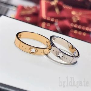 Star Love Ring Designer Rings Double G Hollow Out Romance Letters Mens Size 7 Gold Color Alloy Wedding Band Banquet Jewelry Bague Collection Accessories ZB007 F23