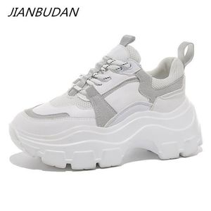 Gai Dress Jianbudan Sneakers Women Spring Women's Sneakers Aumnting زيادة أسود أبيض الخريف مكتنزة أحذية ترفيهية التنفس 230403