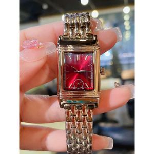 Kvinnor Nya dyra klockor 2023 Reversos Watch med Box 8oqj Sapphire Leather Strap Superb Swiss Quartz Uhren Lady Monter Jger Luxe