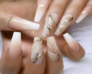 Uñas postizas 24 piezas Conjunto degradado desnudo Falso Lámina de oro Tipo de pegamento Desmontable Párrafo largo Manicura de moda Decoración de uñas completamente cubierta2623582