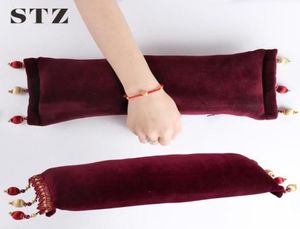 STZ 1pcs Professional Nail Pillow Holder Soft Cotton Hand Arm Rest Cushion Manicure Nail Art Salon Tools Equipment 5317447526