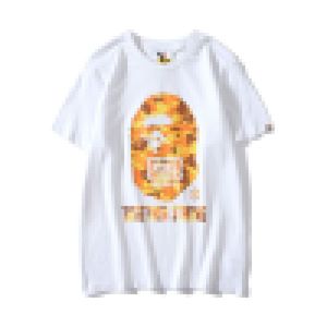 Ein badender Ape Bapexclusivetm Aoyama Collaboration T-Shirt Kurzarm Camo