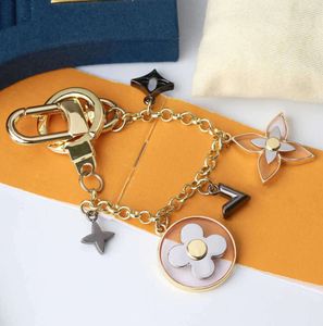 Keychains Lanyards Luxury Designer Chain Fashion Classic Brand Buckle Letter Design Handgjorda Guld Mens Womens Bag Pendant Flower Ring Long Chains Ytt9581