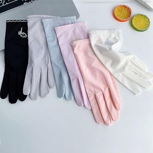Five Fingers Gloves Fashion Summer Ladies Anti-UV Sunscreen Silk Thin Mesh Breathable Can Be Opened Fingertip Driving