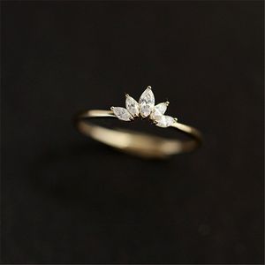 Solitaire Ring 925 Sterling Gümüş Pave Kristal Kaplama 14K Altın Basit Taç Yüzük Kadın Moda Mizaç Düğün Mücevher Aksesuarları 230403