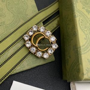 moda diamante lettera spilla temperamento tendenza cappotto vestito accessori femminile consegna veloce di alta qualità