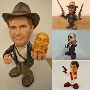 Dekorativa figurer Handgjorda statyer av klassiska filmkaraktärer Mini Movie Character Sculpture for Office Desk Table Decoration Drop