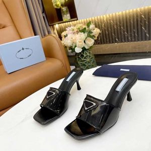 Summer Spring Popult Women's Slipers Heel Высота 6,5 см импортированная прозрачная ПВХ мягкие дышащие квадратные сандалии с полной установкой сумки 35-42
