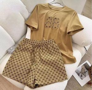 Kvinnor Tracksuits Cotton Girls Two-Piece Short Sleeve Fashion T-Shirt B Letter Brodery Design Sense Of Nisch Suit Set