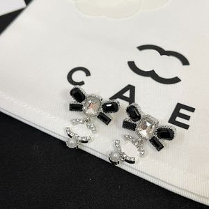 Black Bowknot Crystal Pearl Earrings Elegant Luxury Womens Charm Stud Autumn Love Gift Earrings Designer Boutique Jewelry Charm Earrings