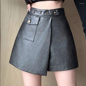 Damen-Shorts, koreanische Herbstkleidung, PU-Leder, asymmetrische Röcke, Winter, unregelmäßiger Minirock, Nieten, hohe Taille, breites Bein, kurze Hosen