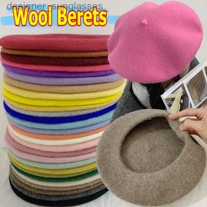 BERETS 2024 Kvinnor Wool Berets French Artist Warm Winter Beanie Hat Retro Plain Beret Solid Color Elegant LA All Matched Autumn CSL231103