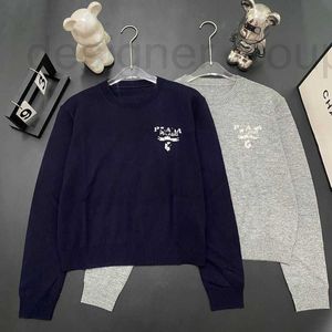 Kadın Sweaters Designer Lüks 23 Sonbahar Yeni P Basit ve Şık Çok Yönlü Yuvarlak Boyun Uzun Kollu Knited Sweater Kadınlar İçin İyi Kaliteli