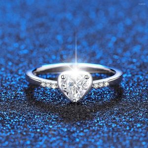 Cluster Rings Madison Audury Heart Cut Moissanite för kvinnor 925 Silver Forever Love Christmas Gifts Bröllopstillbehör Fina smycken