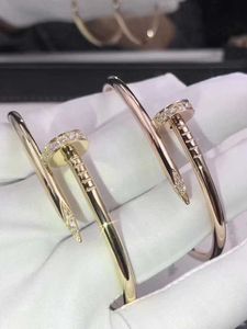 2023 Bracelet explosiva edição fina e elástica pulseira de unhas grossas para mulheres 18k cor de rosa ouro pequeno e luxo home simples casal simples um par de pulseiras