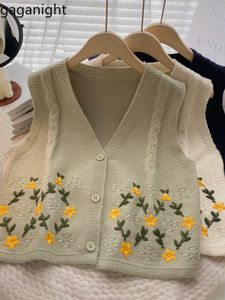 Women's Vests Gaganight Women's Embroidered V-Neck Single Chest Sleeveless Knitted Tank Top Fall Korean Version Retro Full Matching Jacket 230403