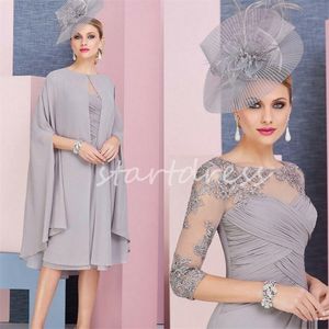 Stylish Grey Mother of the Bride Dress med kappa Elegant knälängd Chiffon Kort 2 -stycken bröllop Gästparty klänning spets mamma kväll formell outfit vestidos para mujer