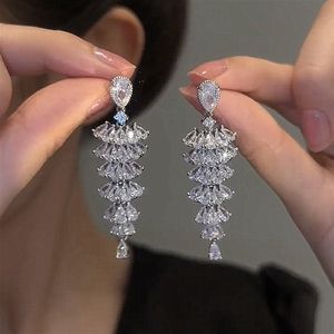 Splendidi orecchini a pennaglie di choucong di chiodi di lusso 925 sterling in argento taglio a pera bianco 5a festa zircone cubico femmini