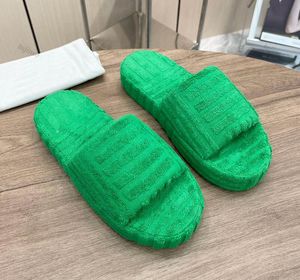 Kvinnor Designer Slides Resort Svamp tofflor tyg gummilull bomullsula gräsgrön tjock botten toffel kil fluffig skjutreglage sandal storlek 35-45