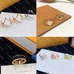 Luxury Clover Ring Men Women Gold Rings Letter Band Rings Designer Jewelry Party Wedding Birthday Lovers Gift