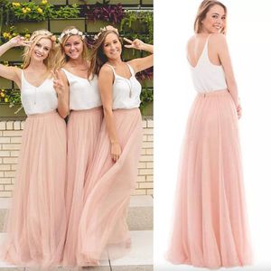 2023 Blush Pink Tulle Two Piece brudtärklänningar Långt billiga Vit V-ringade Ruched golvlängd Boho Maid of Honor-klänningar