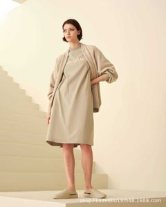 Модная эсс-дизайнер с коротким брюк Essentials с коротким рукавом женский ватный ватный футболка модный бренд свободный туманный туманный улица 2022 Летнее платье