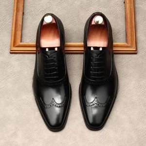 Scarpe eleganti uomini di lusso oxfords alla moda italiano ufficio matrimoniale allacciato in pelle nera marrone vera vera pelle brogue