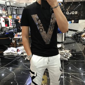 Men's T-Shirts European Men Short Sleeve Summer Personality Trend Heavy Industry Drill V Letter Sequin Slim Fit T-shirt Tee Shirt Homme 230404