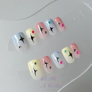 Falsche Nägel, handgefertigt, zum Aufdrücken, kurze süße bunte Sterne mit Kleber, tragbar, Kawaii, vollständige Abdeckung, gefälschte Nagelspitzen