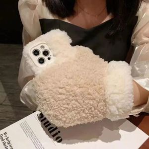 Phone Case Winter Warm Wool Roll Refrigerated Gloves Plush Suitable for iPhone 14 13 Pro Max 11 12 XR XS Solid Color Fluffy Fur Cover 231104