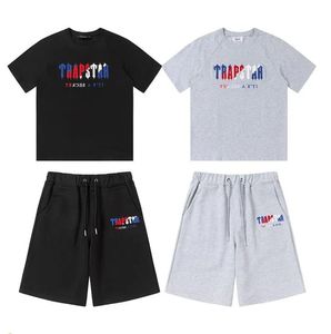 メンズトラックスーツファッションクラシックレタープリントスポーツウェアカジュアルTシャツとショートパンツサマー2ピースセットスポーツスーツ