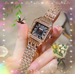 Berühmte kleine klassische Designer-Uhr 30 mm Luxus-Mode-Kristall-Diamanten-Ring-Uhren Damen-Quarz-Quadrat-römisches Tank-Zifferblatt Damen-Armbanduhr Großhandelspreis