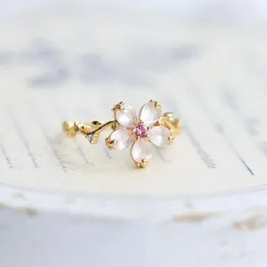 Cluster Rings Designer Original Pink Crystal Natural Peach Petal Opening Justerbar Ring China Fresh and Romantic Ladies Brand Jewelry